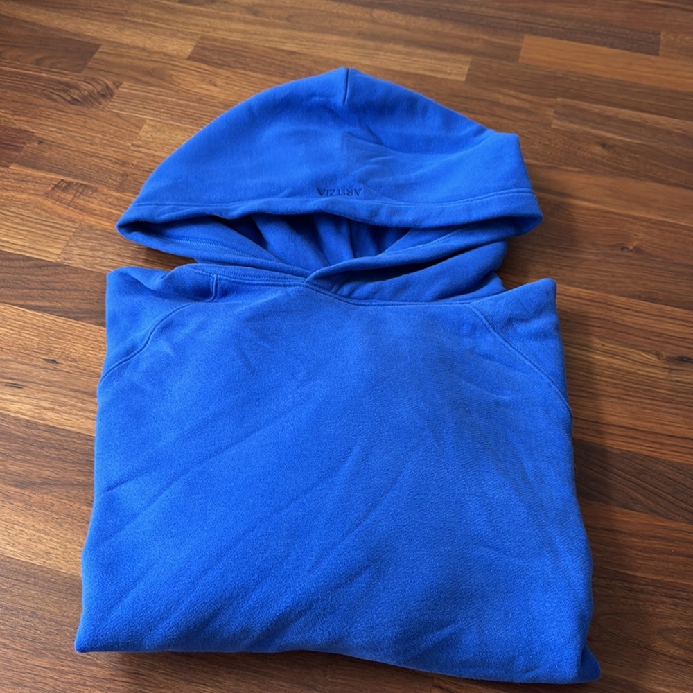 Aritzia Mega Fit Hoodie Size Medium - Like New